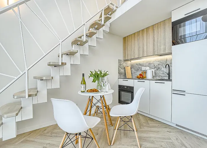 Sunny Loft 2 X 24x7 X Free Parking X Close To Old Town Butas